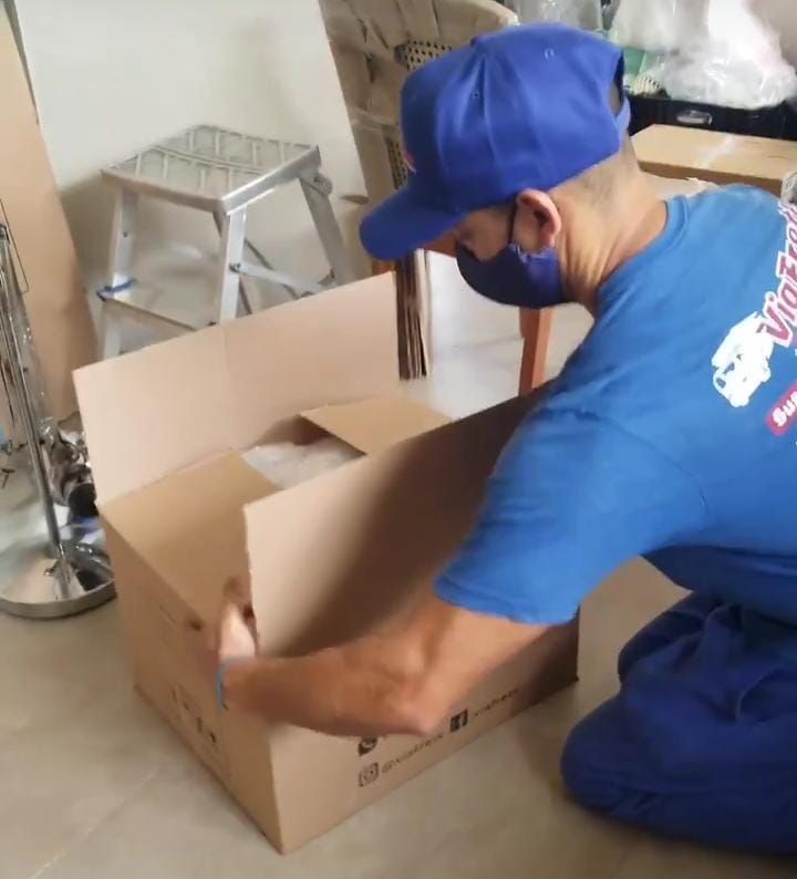 Equipe Via Frete em serviço